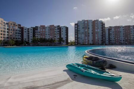 Departamento En Cancun Con 7 Albercas Tipo Playa Y Laguna Экстерьер фото